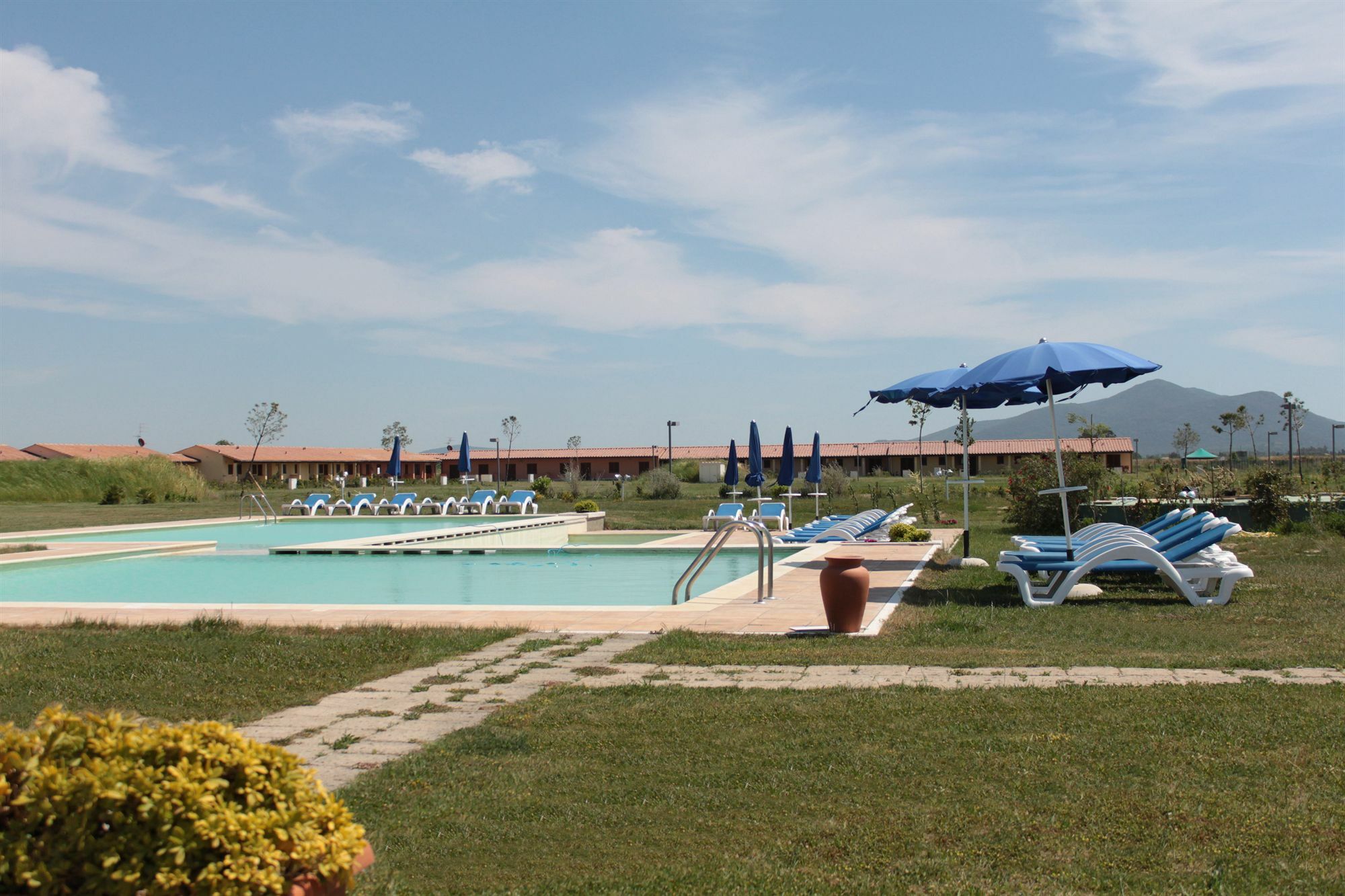 Residenza Principina Aparthotel พรินซิพินา แทร์รา ภายนอก รูปภาพ